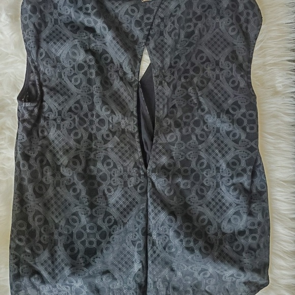 Bebe women's short sleeves pre-owned - Picture 2 of 4